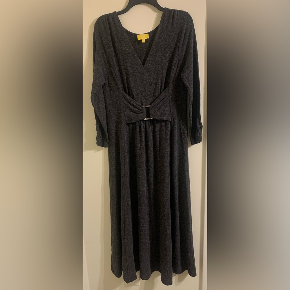 Liz Lange Gray Long Sleeve V-Neck Sundress